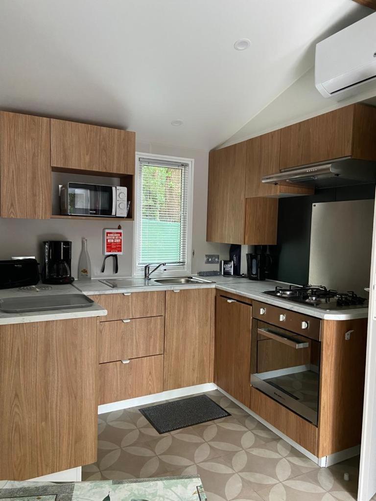 Mobil Home Aventura 6-8 Personnes Tout Confort Saint-Brevin-les-Pins Exterior foto